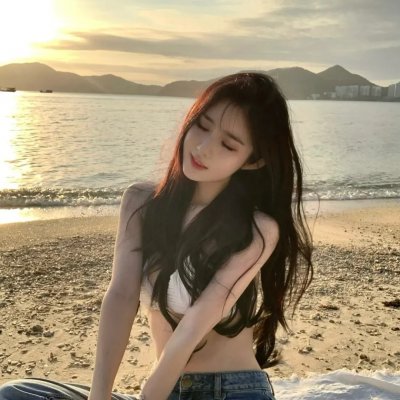钢盔海报
